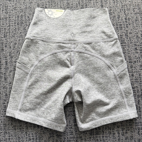 NWT Offline by Aerie Hi-Rise The Hugger Bike Short, 5” Inseam, XS - Picture 2 of 5